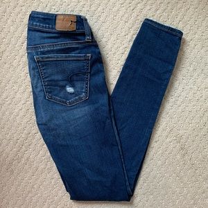 American Eagle Low Rise Ripped Jeggings 0